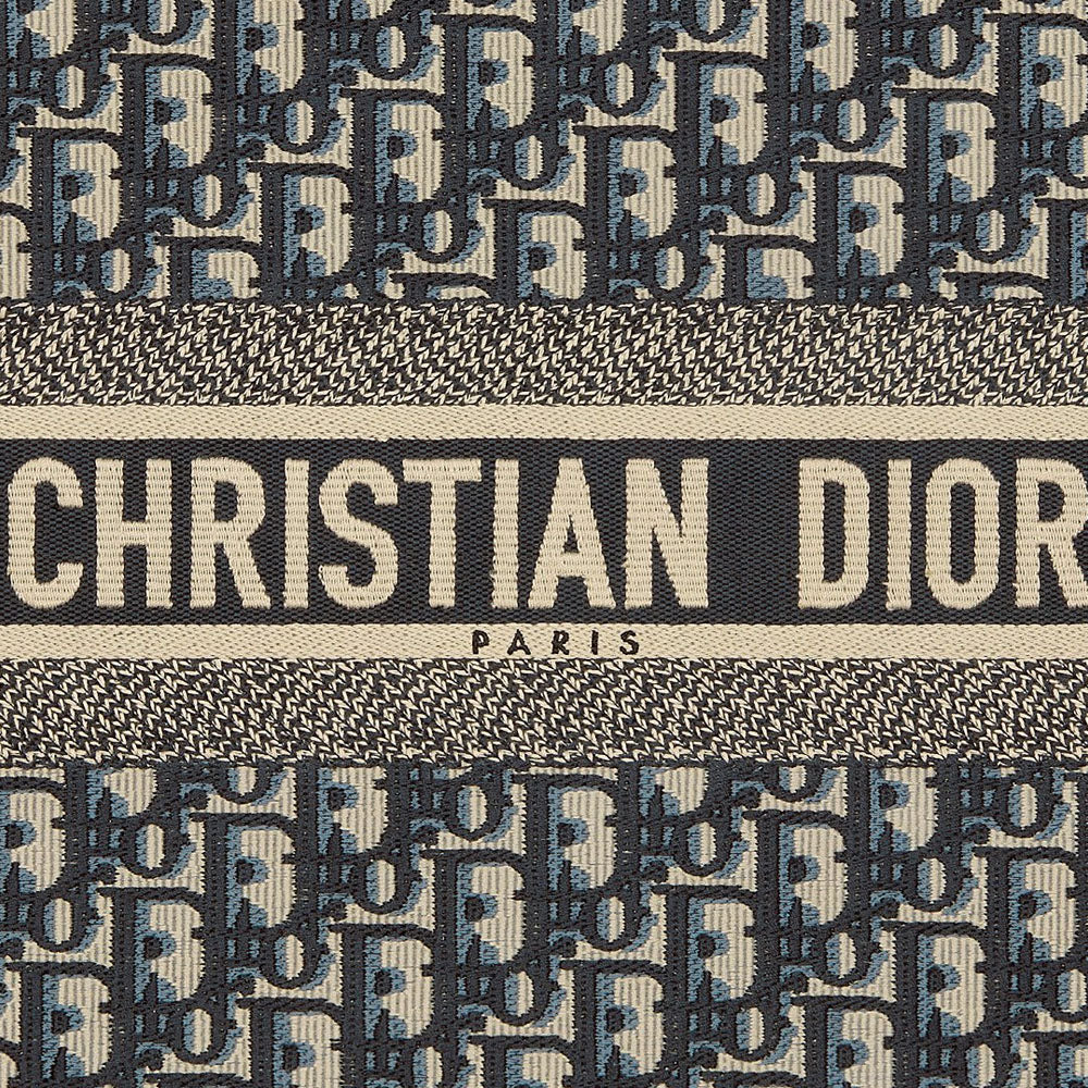 CHRISTIAN DIOR