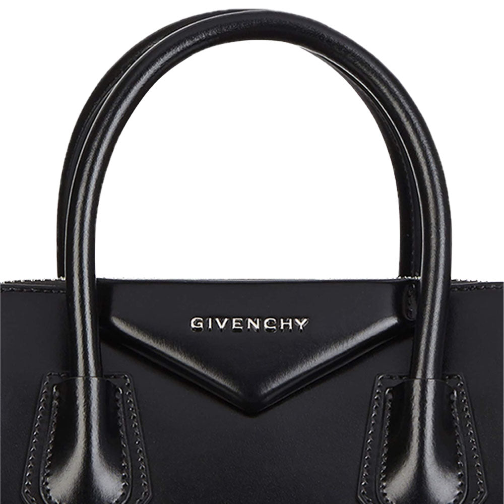 GIVENCHY