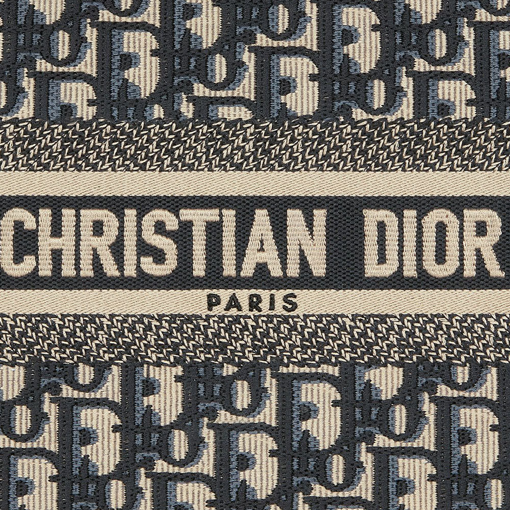 CHRISTIAN DIOR