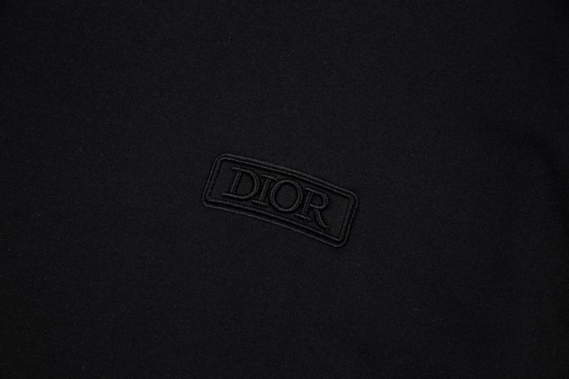 CHRISTIAN DIOR