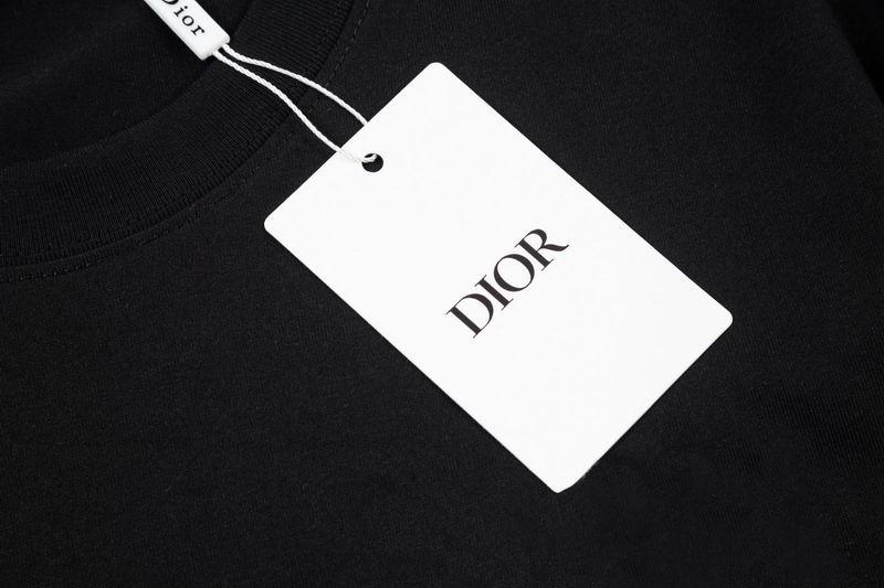 CHRISTIAN DIOR
