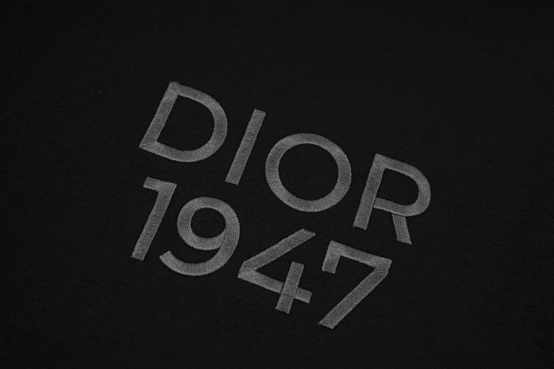 CHRISTIAN DIOR