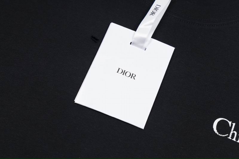 CHRISTIAN DIOR
