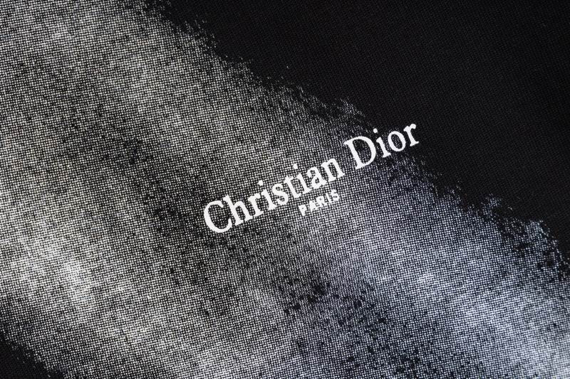 CHRISTIAN DIOR