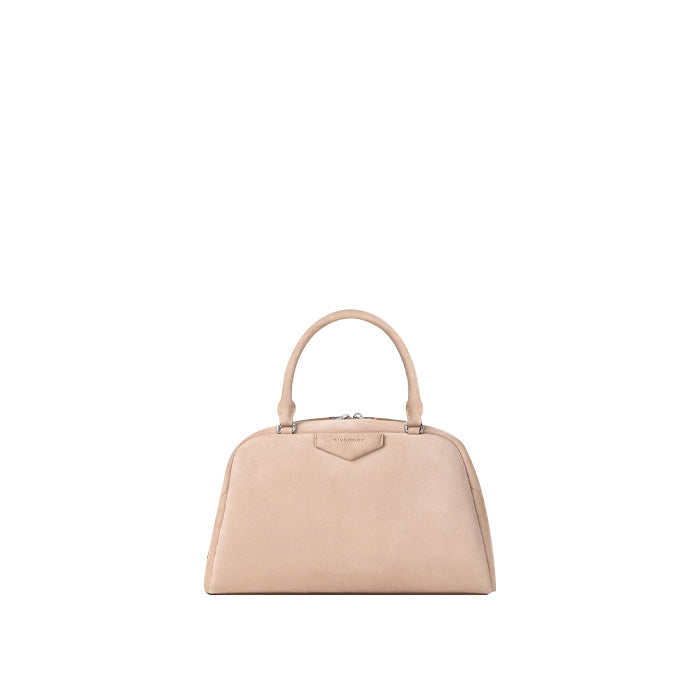 GIVENCHY