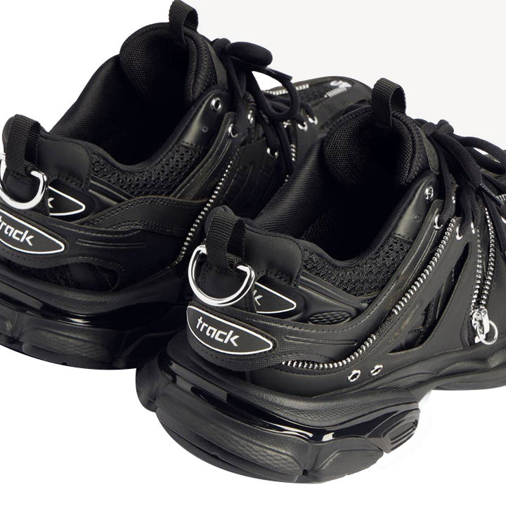 BALENCIAGA