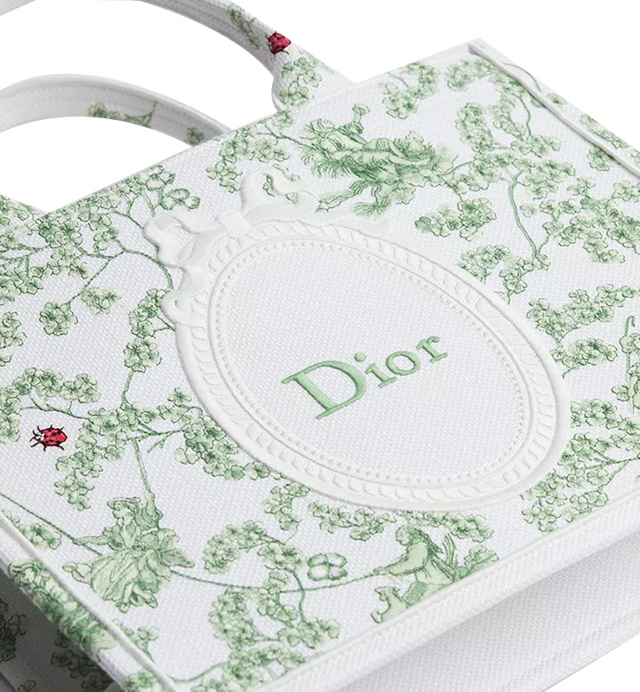 DIOR