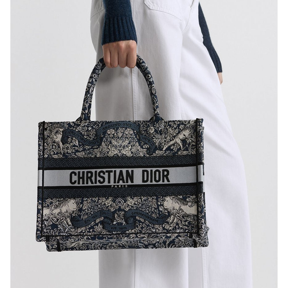 CHRISTIAN DIOR