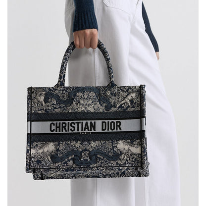 CHRISTIAN DIOR