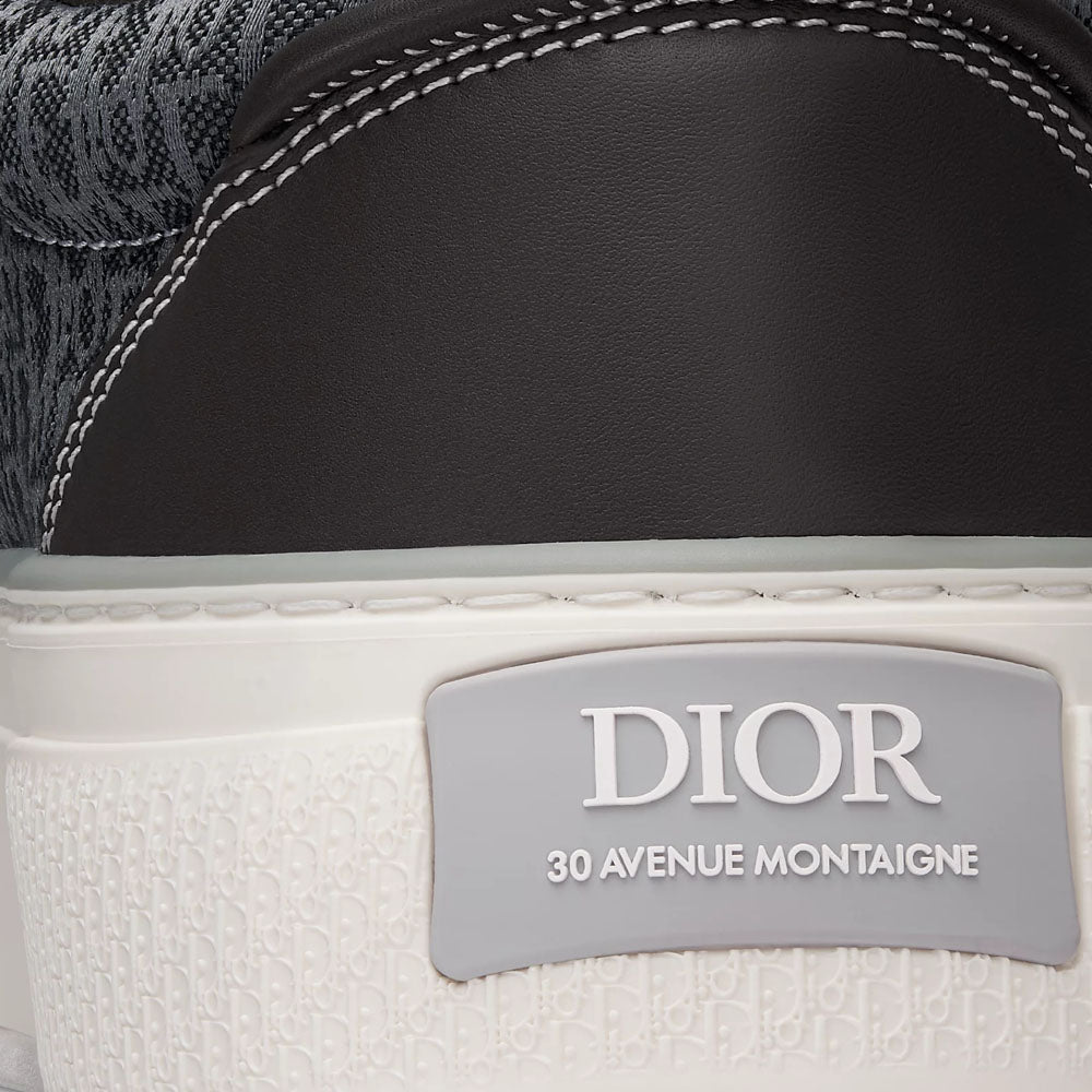 CHRISTIAN DIOR