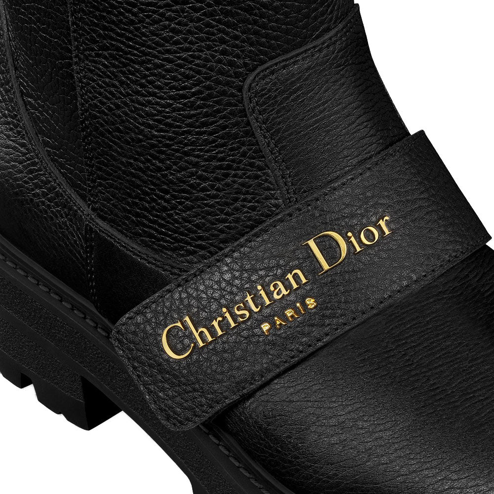 CHRISTIAN DIOR