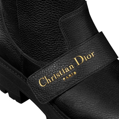 CHRISTIAN DIOR