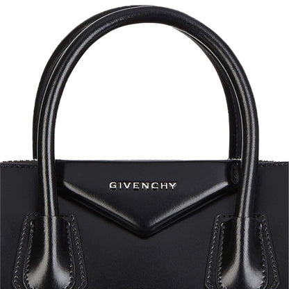GIVENCHY