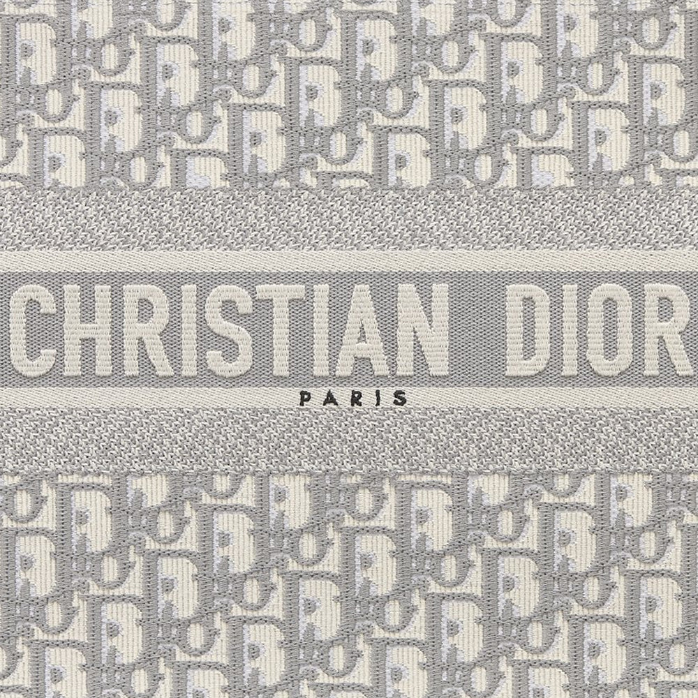 CHRISTIAN DIOR