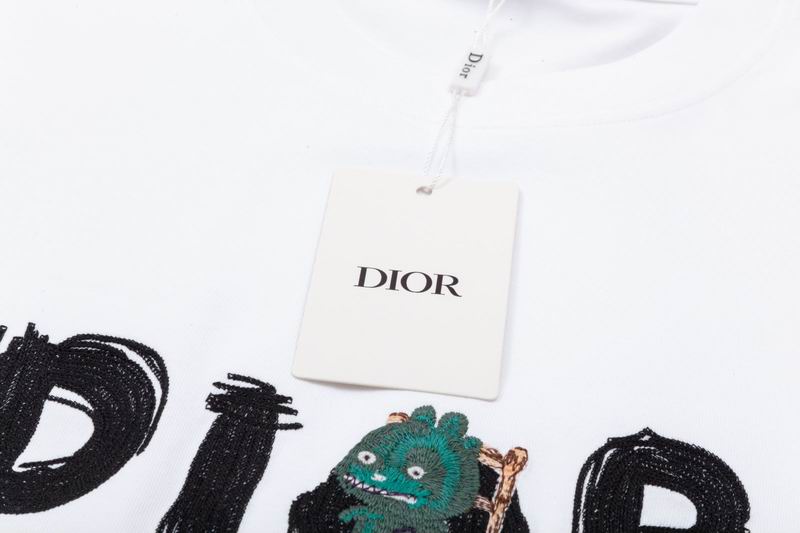 CHRISTIAN DIOR