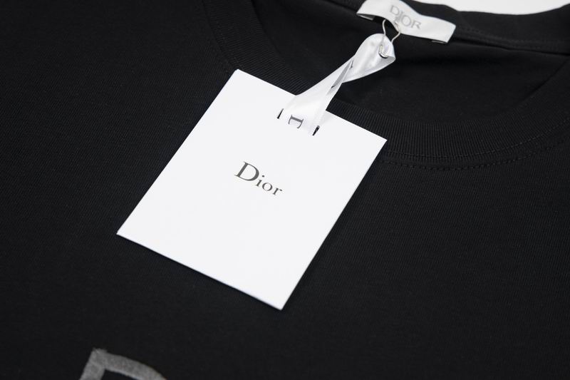 CHRISTIAN DIOR