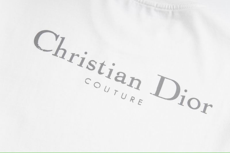 CHRISTIAN DIOR