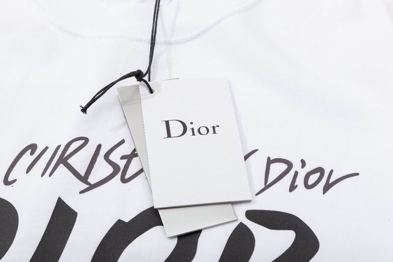 CHRISTIAN DIOR