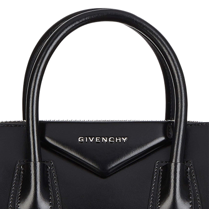 GIVENCHY